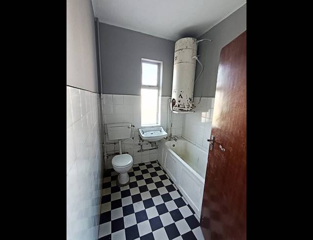 1 BEDROOM APARTMENT FOR SALE IN GQEBERHA CENTRAL